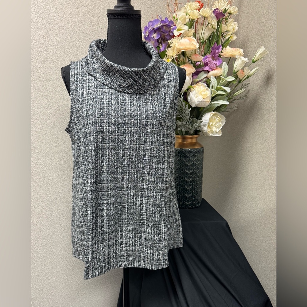 J. Jill Black and White Sleeveless Cowl Neck sleeveless Blouse size Medium